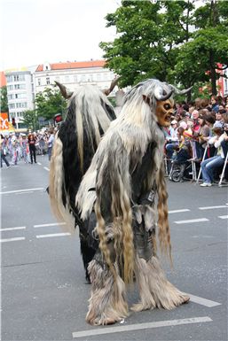 Download ==> Karneval-der-Kulturen_2010_047.zip