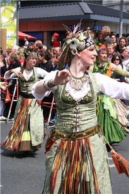 Download ==> Karneval-der-Kulturen_2010_084.zip